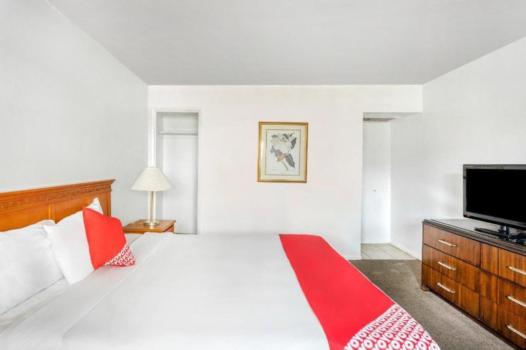 Oyo Gateway Motel Las Vegas North Strip/Fremont St. Area Exterior foto