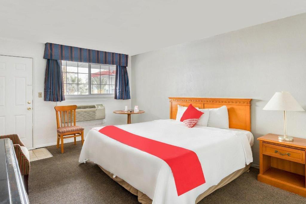 Oyo Gateway Motel Las Vegas North Strip/Fremont St. Area Exterior foto