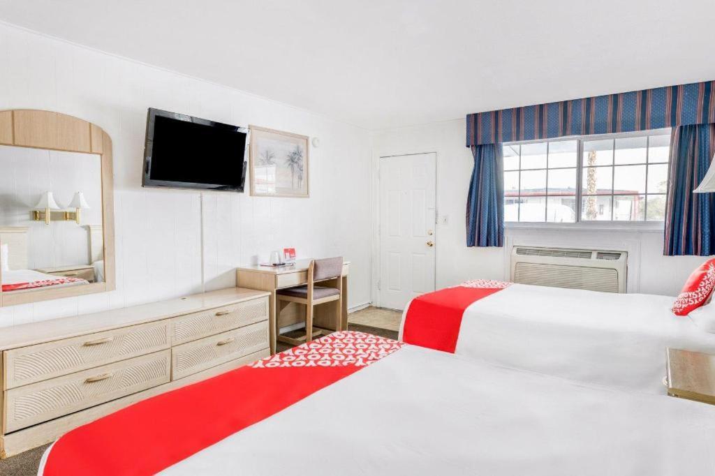 Oyo Gateway Motel Las Vegas North Strip/Fremont St. Area Exterior foto
